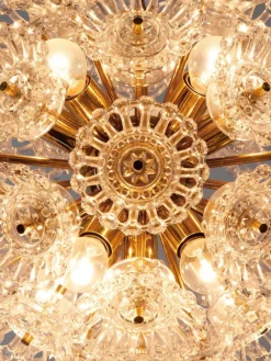 Hot Pamono 10-Light Flower Sputnik Chandelier in Murano Glass & Brass in the style of Venini, 1960s