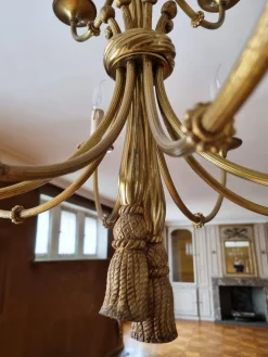 New Pamono Louis XVI 12-Light Chandelier with Tassels in Gilt Bronze