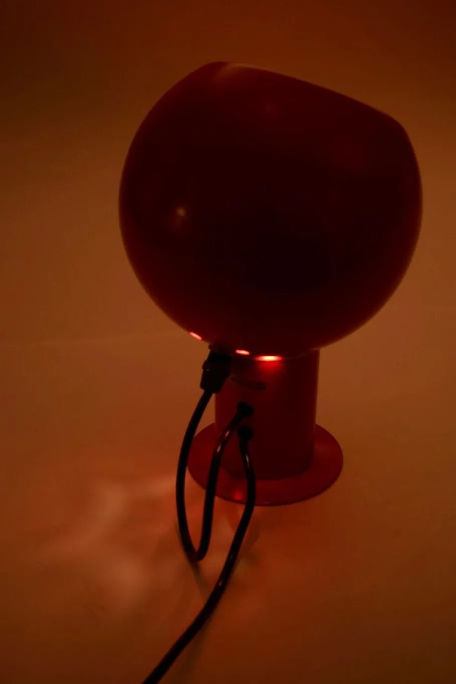 Outlet Pamono Magnetic Ball Table Lamp, 1970s