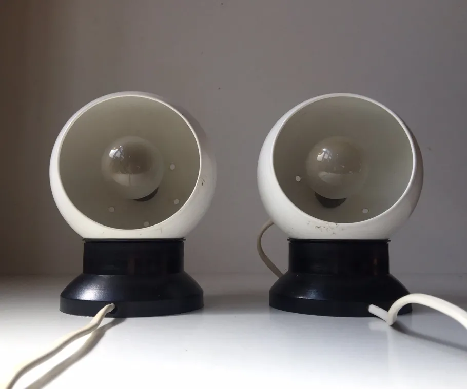 New Pamono Magnetic Danish White Enameled Ball Wall Lamps by E. S. Horn, 1970s, Set of 2