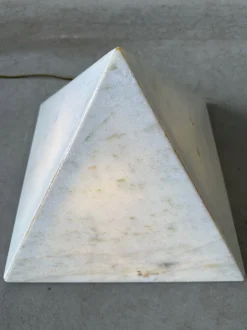 Outlet Pamono Marble Pyramid Table Lamp