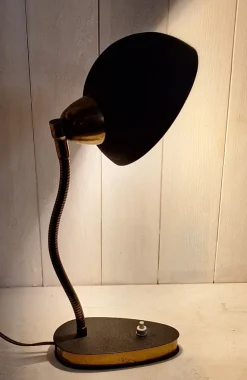 Pamono Mid-Century Adjustable Desk Lamp with Brass Flex Arm and Black Lacquered Metal Reflector, 1960s