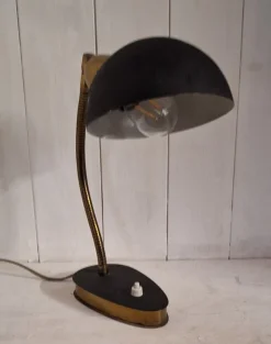 Pamono Mid-Century Adjustable Desk Lamp with Brass Flex Arm and Black Lacquered Metal Reflector, 1960s