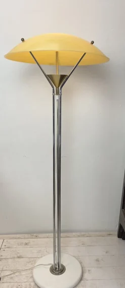 Discount Pamono Mid-Century Art Deco-Shaped Floor Lamp from Alta, 1970s