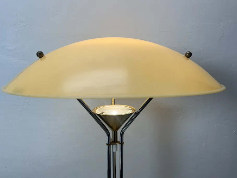 Discount Pamono Mid-Century Art Deco-Shaped Floor Lamp from Alta, 1970s