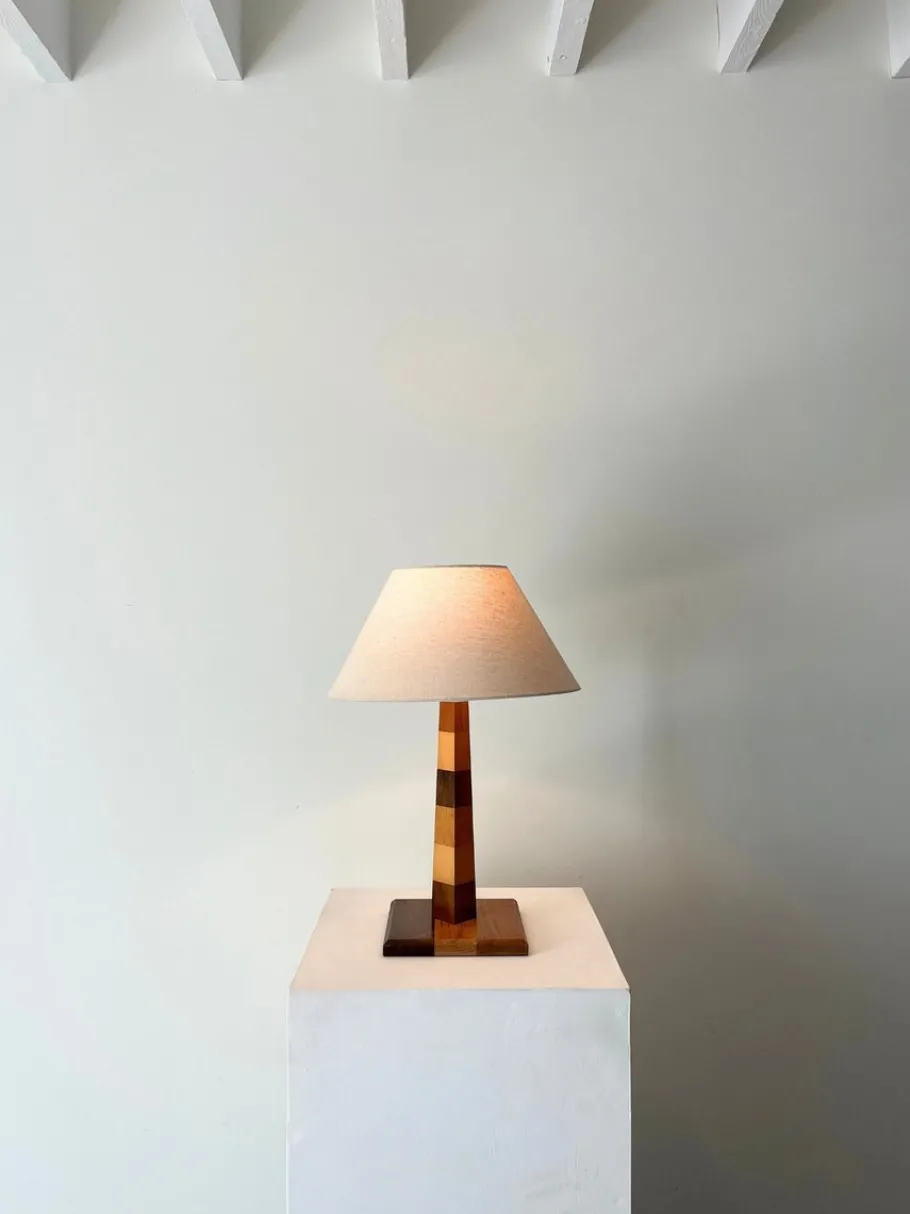 Sale Pamono Mid-Century British Handmade Striped Wooden Table Lamp, 1960s