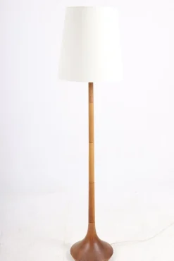 Hot Pamono Mid-Century Danish Modern Floor Lamp in Oak, 1960s