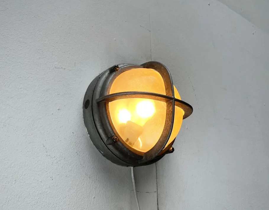 New Pamono Mid-Century Danish Outdoor Model Skot Metal Wall Lamp by Lauritz Knudsen for Louis Poulsen, 1960s