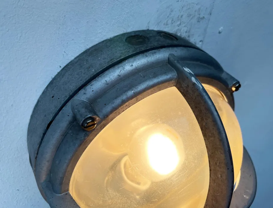 New Pamono Mid-Century Danish Outdoor Model Skot Metal Wall Lamp by Lauritz Knudsen for Louis Poulsen, 1960s