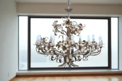Best Pamono Mid-Century Hollywood Regency Gilt Floral Lily 12-Light Chandelier attributed to Hans Kögl, Italy, 1970s
