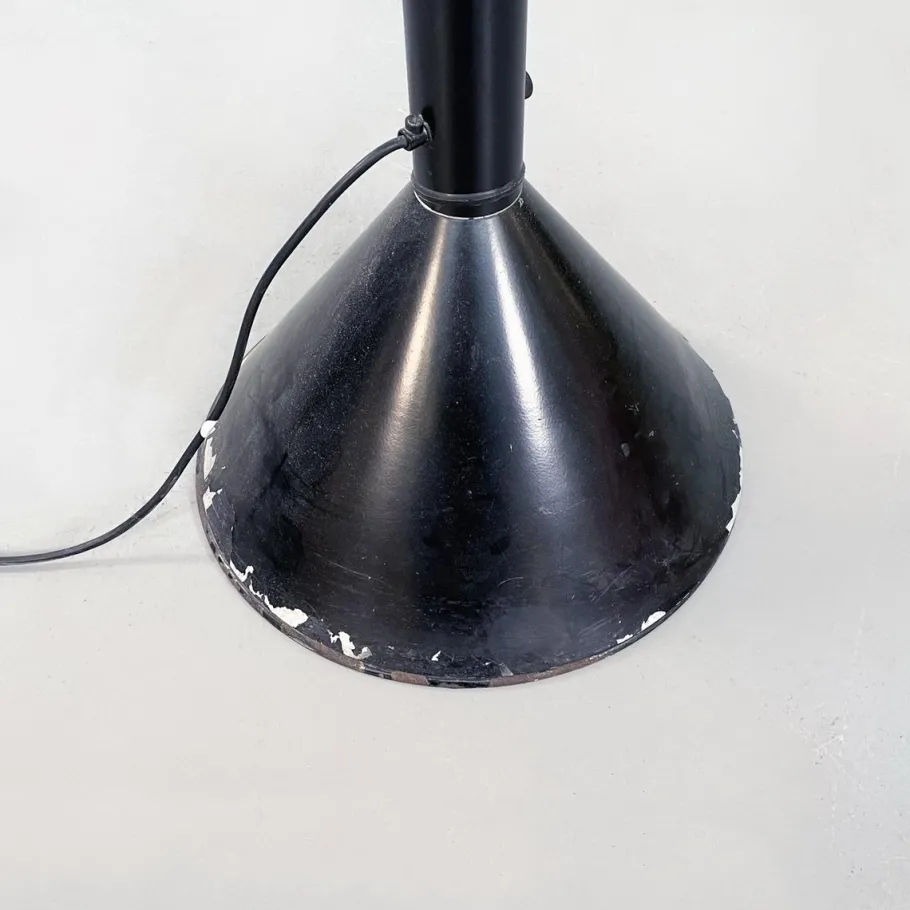 Hot Pamono Mid-Century Italian Black Steel Callimaco Floor Lamp by Sottsass for Artemide, 1980