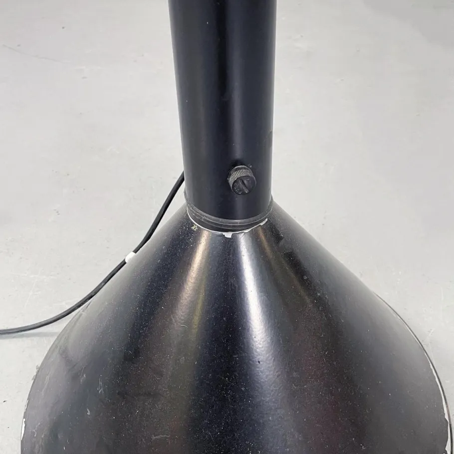 Hot Pamono Mid-Century Italian Black Steel Callimaco Floor Lamp by Sottsass for Artemide, 1980