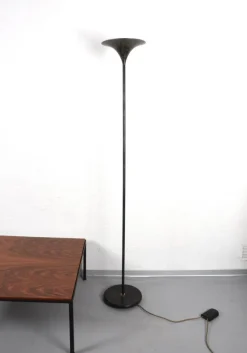 Sale Pamono Mid-Century Italian Black Aluminum Tulip Floor Lamp with Gold Finishes, 1970s