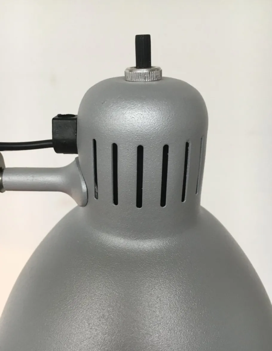 Discount Pamono Mid-Century Italian Naskaloris Task Lamp by Archivio Storico for Fontana Arte