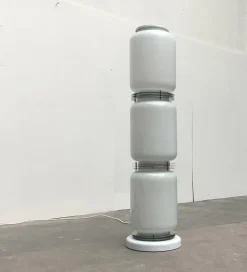 Pamono Mid-Century Italian Space Age Glass Floor Lamp, 1960s