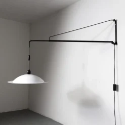 Discount Pamono Mid-Century Italian Wall Lamp Potence Counterweight from Stilnovo, 1970s