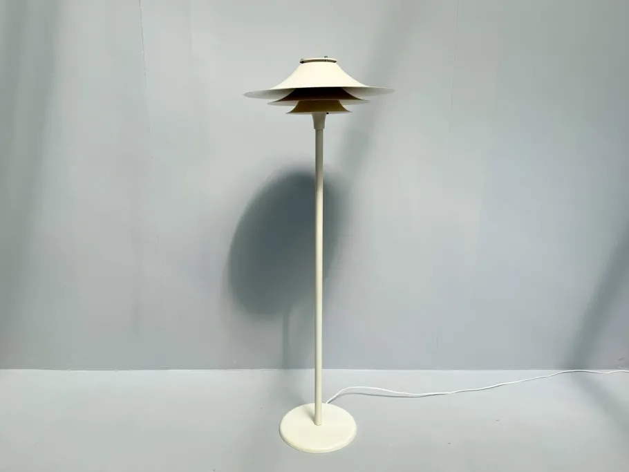Sale Pamono Mid-Century Modern Adina Floor Lamp with White Metal Shade from Lyfa, Denmark, 1970s