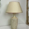 Sale Pamono Mid-Century Modern Chinese Reticulated Porcelain Table Lamp, 1960s