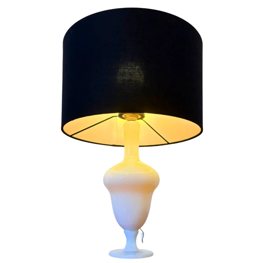 Discount Pamono Mid-Century Modern French White Opaline Glass Table Lamp with Black Shade, 1950