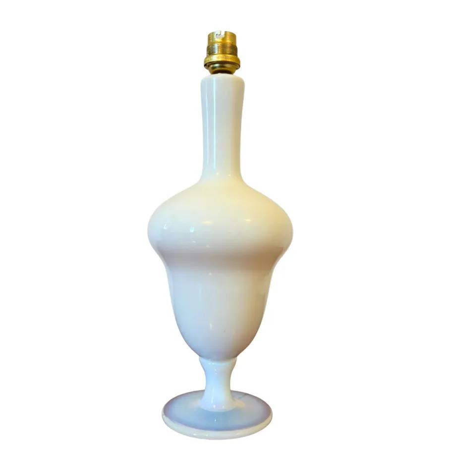 Discount Pamono Mid-Century Modern French White Opaline Glass Table Lamp with Black Shade, 1950