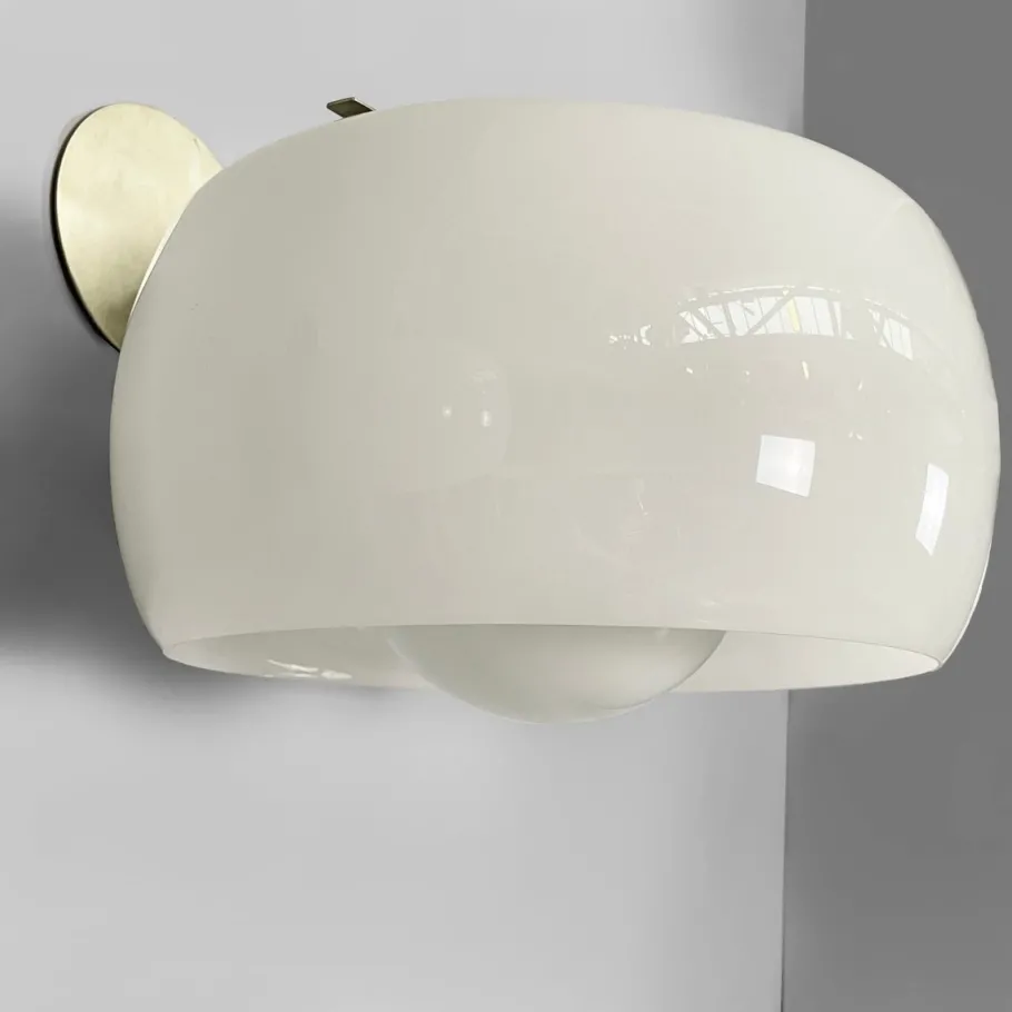 Discount Pamono Mid-Century Modern Italian Omega Wall Lamps by Vico Magistretti for Artemide, 1970s, Set of 3