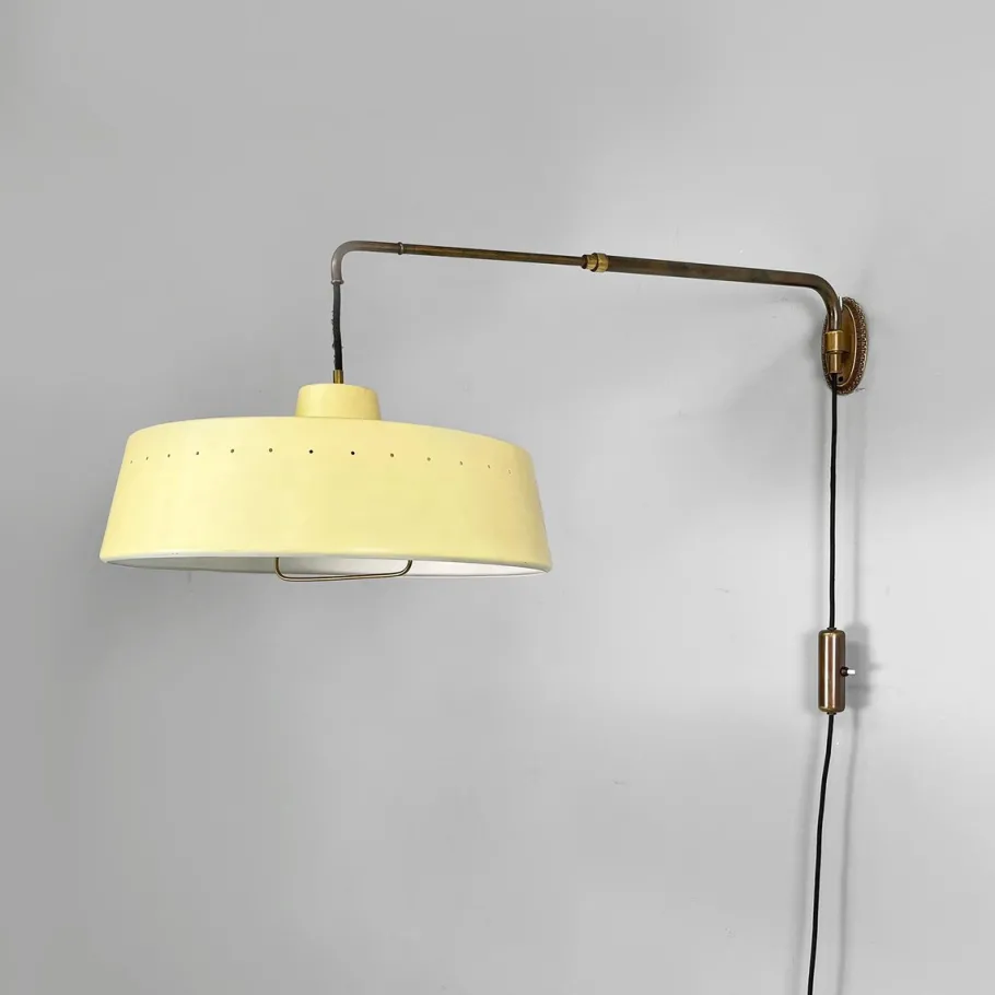 New Pamono Mid-Century Modern Italian Wall Lamp in Brass and Metal by Chiarini, 1950s