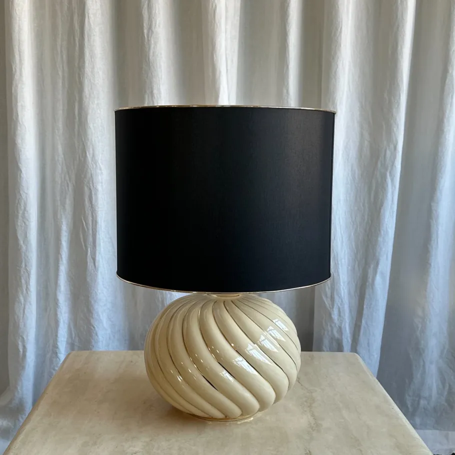 Discount Pamono Mid-Century Modern Italian Glazed Beige Ceramic Swirl Table Lamp by Tomasso Barbi, 1970s