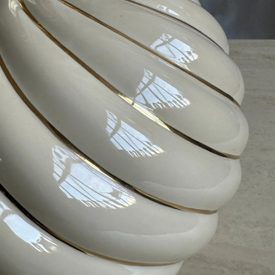 Discount Pamono Mid-Century Modern Italian Glazed Beige Ceramic Swirl Table Lamp by Tomasso Barbi, 1970s