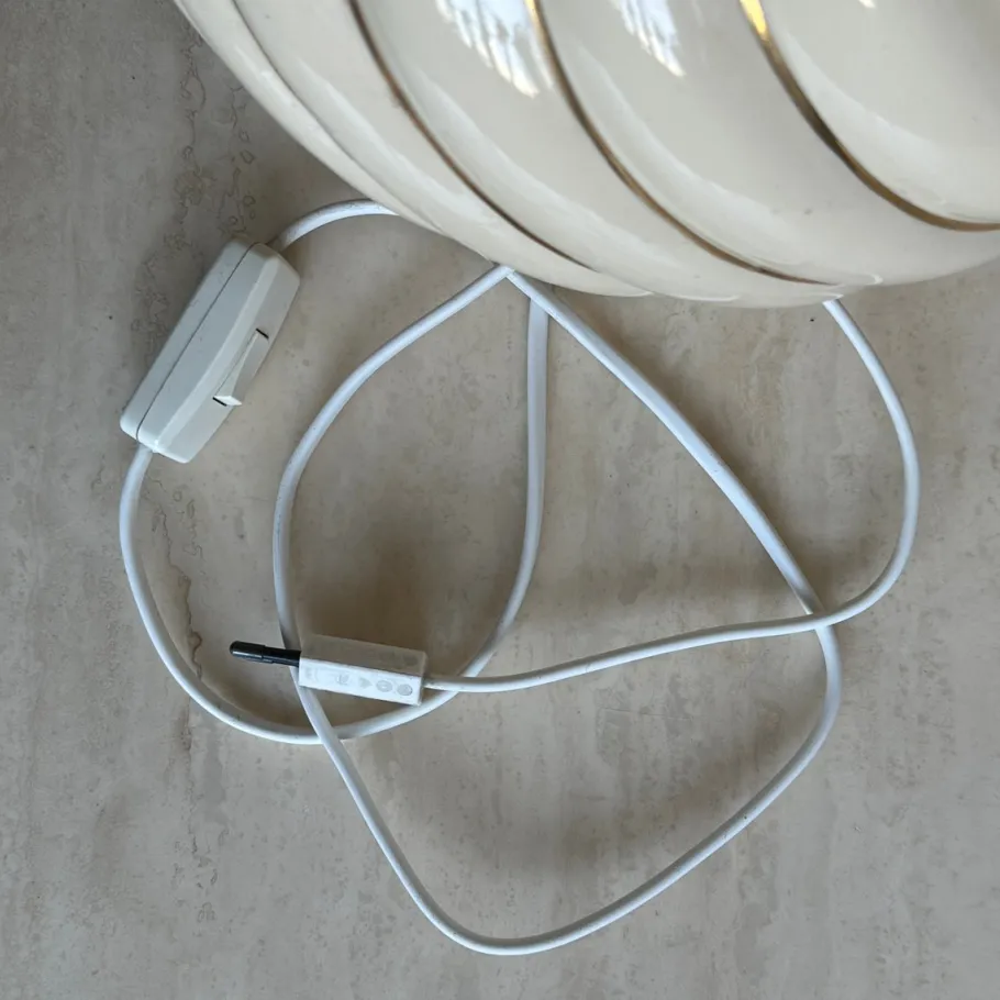 Discount Pamono Mid-Century Modern Italian Glazed Beige Ceramic Swirl Table Lamp by Tomasso Barbi, 1970s