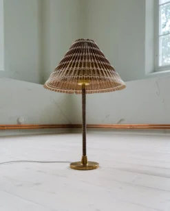 Pamono Mid-Century Modern Table Lamp in Brass and Rattan, 1960s