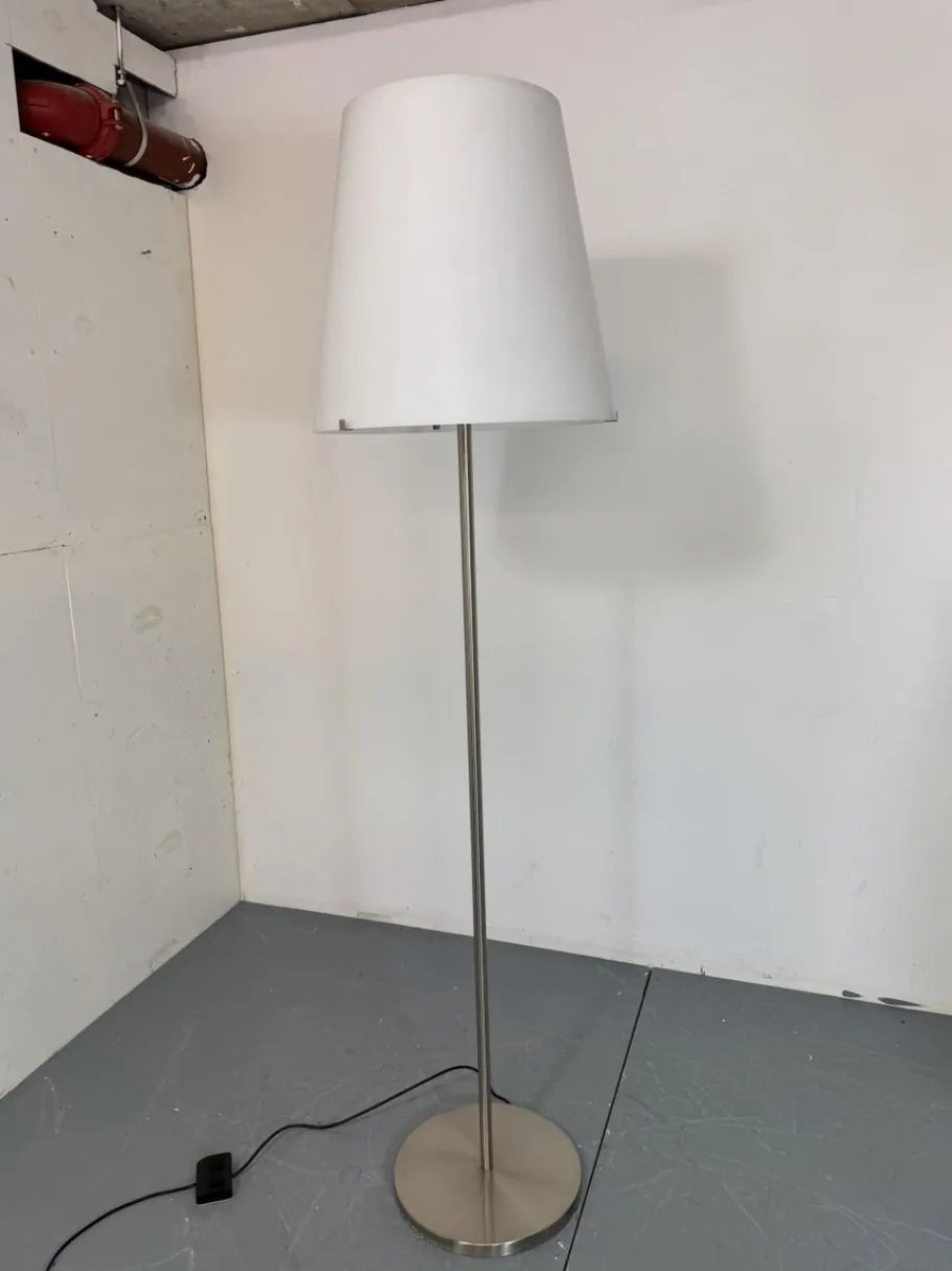 Outlet Pamono Mid-Century Modernist Italian Floor Lamp from Fontana Arte, 1980s