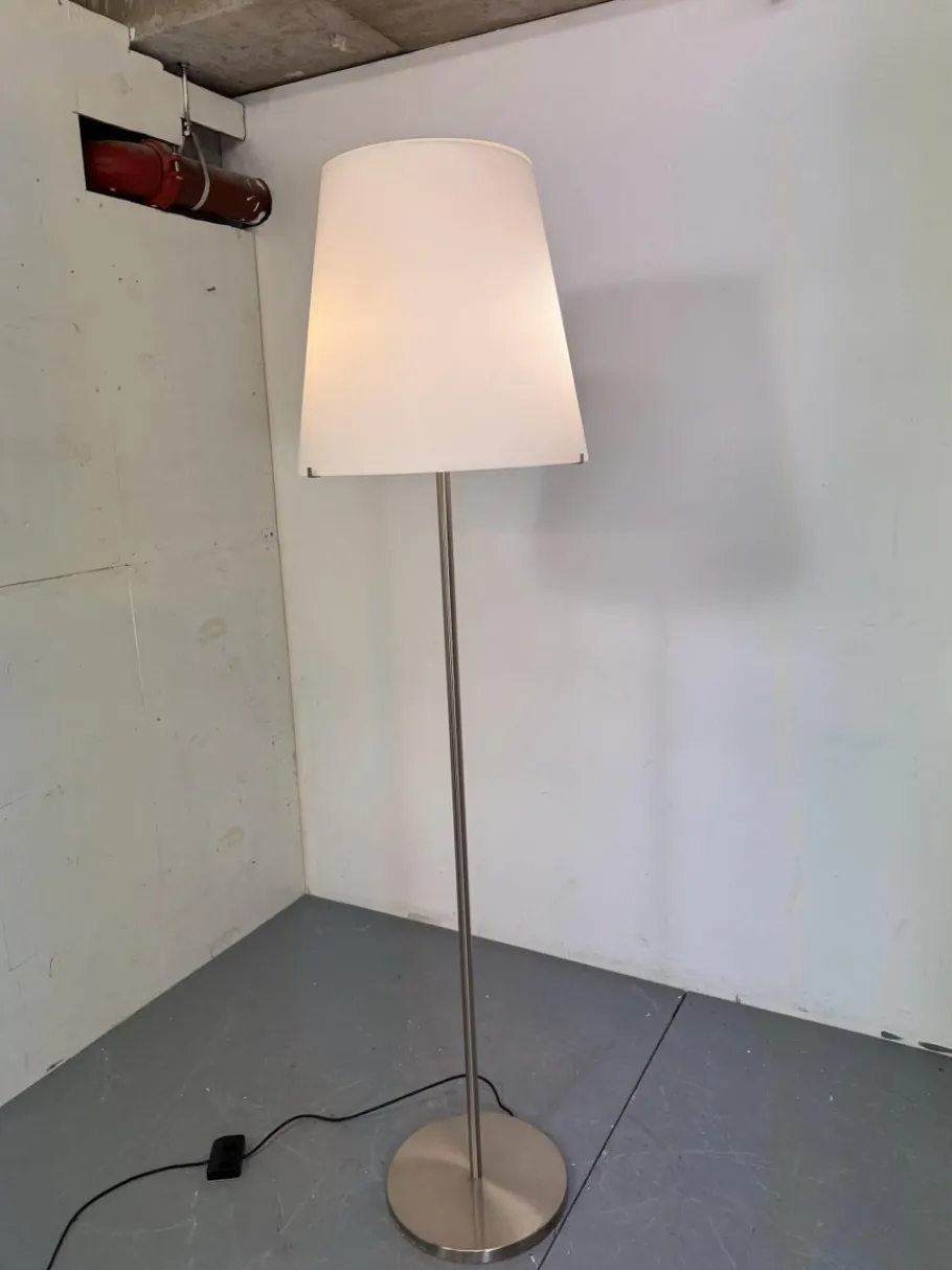 Outlet Pamono Mid-Century Modernist Italian Floor Lamp from Fontana Arte, 1980s