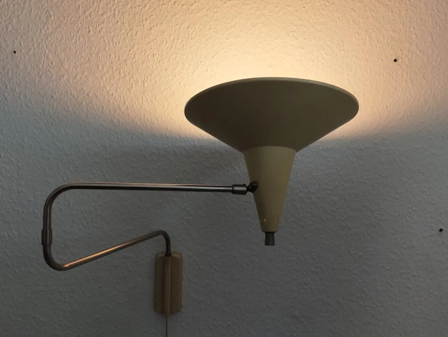 Clearance Pamono Mid-Century Paperclip Wall Lamp by Van Doorn, Culemborg, 1950s