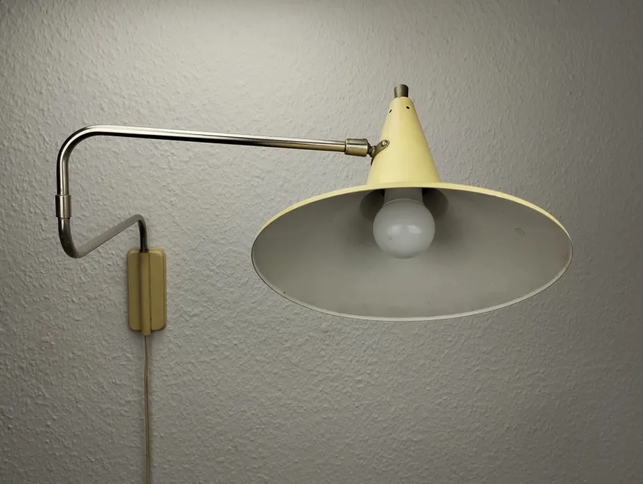Clearance Pamono Mid-Century Paperclip Wall Lamp by Van Doorn, Culemborg, 1950s