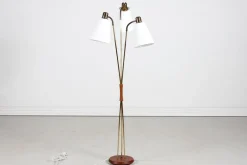 Pamono Mid-Century Scandinavian Floor Lamp in Brass and Teak by Josef Frank, 1960s