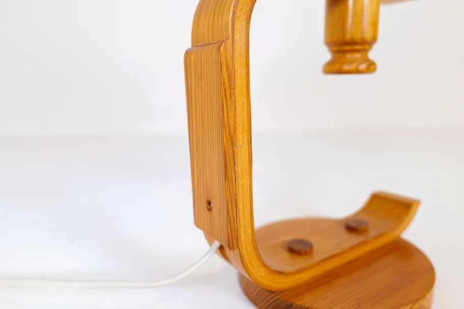 Sale Pamono Mid-Century Scandinavien Modern Sculptural Table Lamp in Pine, 1970s