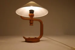 Sale Pamono Mid-Century Scandinavien Modern Sculptural Table Lamp in Pine, 1970s