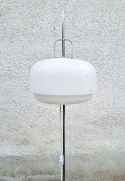 Sale Pamono Mid-Century White Medusa Floor Lamp by Luigi Massoni for Guzzini, Italy, 1970s