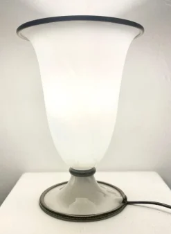 Sale Pamono Mid-Century White Murano Glass Table Lamp attributed to Barovier & Toso, Italy, 1950s