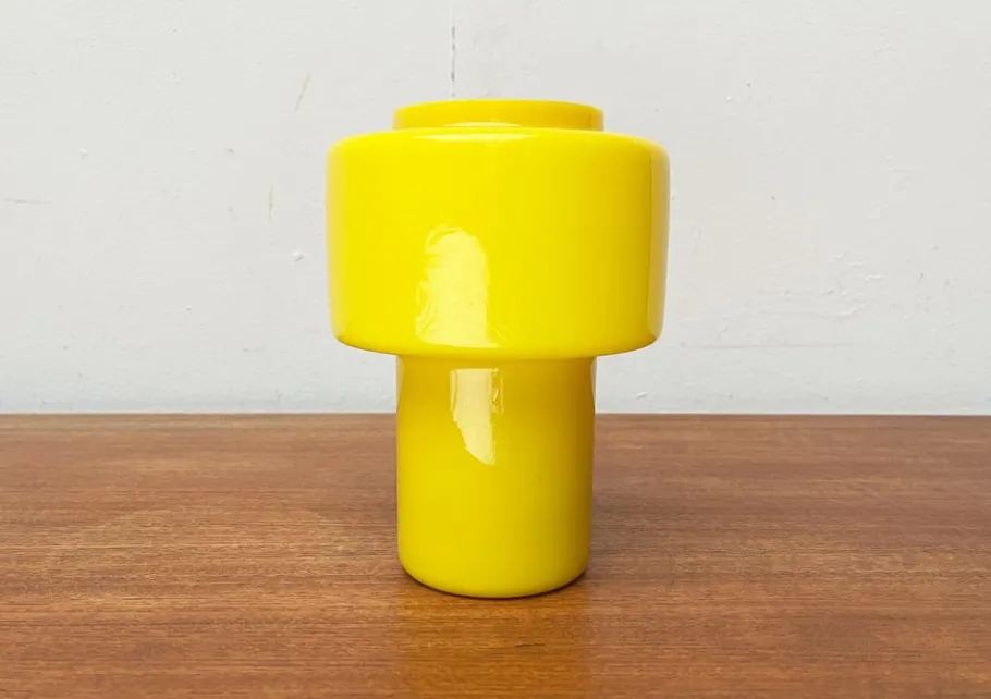 Sale Pamono Mid-Century Yellow Glass Model 120 Table Lamp by Uno & Östen Kristiansson for Luxus, Vittsjö, Sweden, 1950s