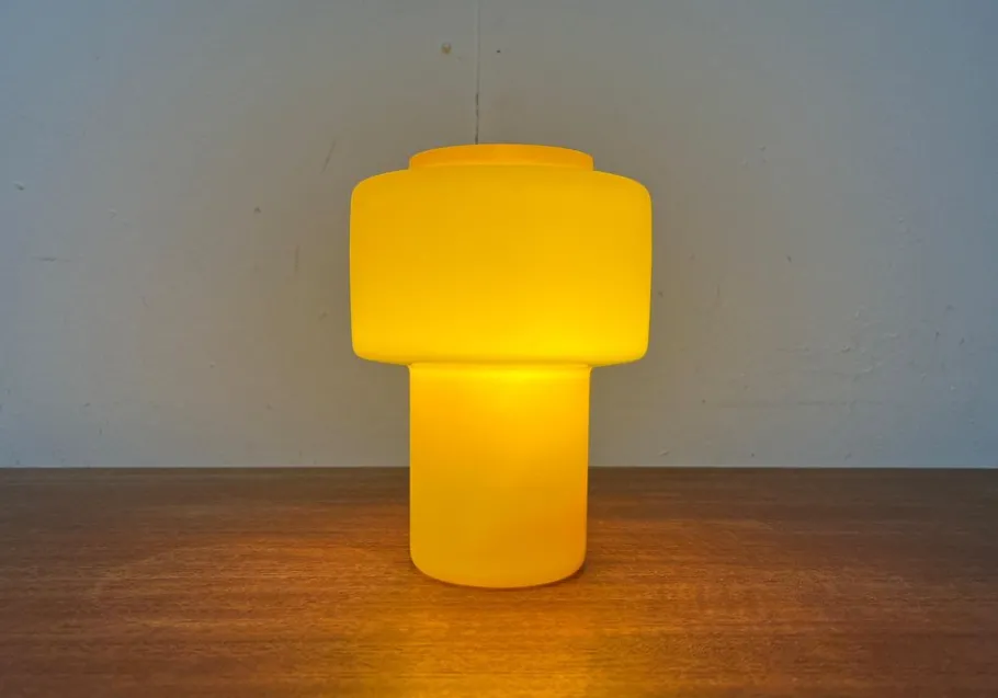 Sale Pamono Mid-Century Yellow Glass Model 120 Table Lamp by Uno & Östen Kristiansson for Luxus, Vittsjö, Sweden, 1950s