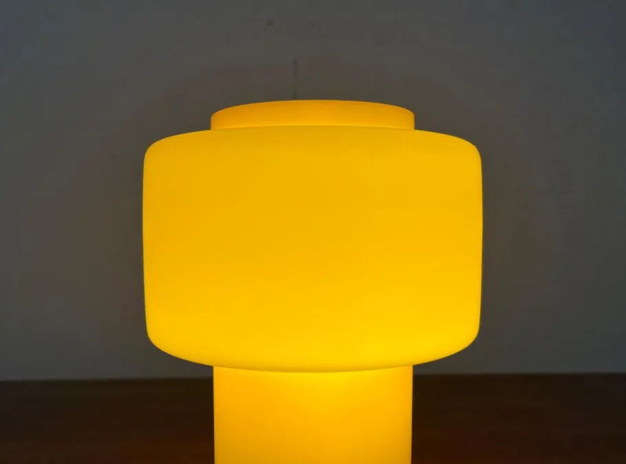 Sale Pamono Mid-Century Yellow Glass Model 120 Table Lamp by Uno & Östen Kristiansson for Luxus, Vittsjö, Sweden, 1950s