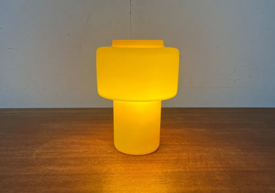 Sale Pamono Mid-Century Yellow Glass Model 120 Table Lamp by Uno & Östen Kristiansson for Luxus, Vittsjö, Sweden, 1950s