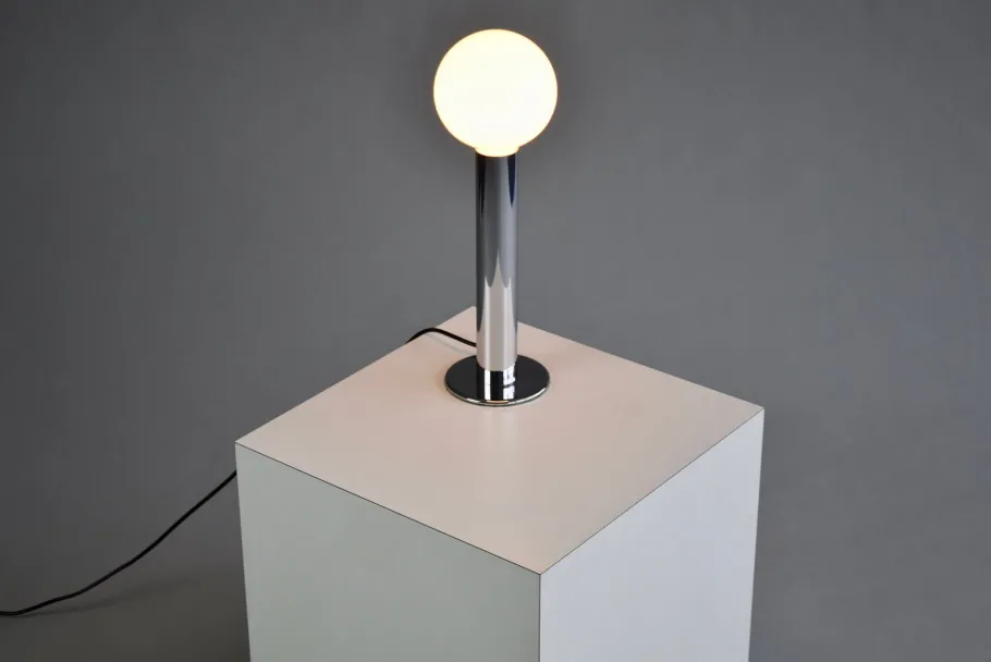 Sale Pamono Minimalist Italian Chrome Cylinder Table Lamp, 1970s