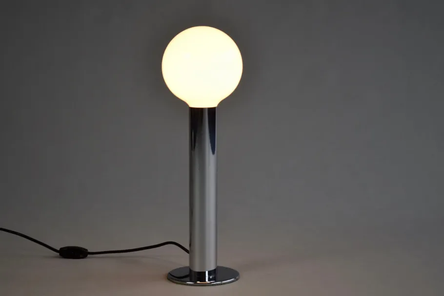 Sale Pamono Minimalist Italian Chrome Cylinder Table Lamp, 1970s