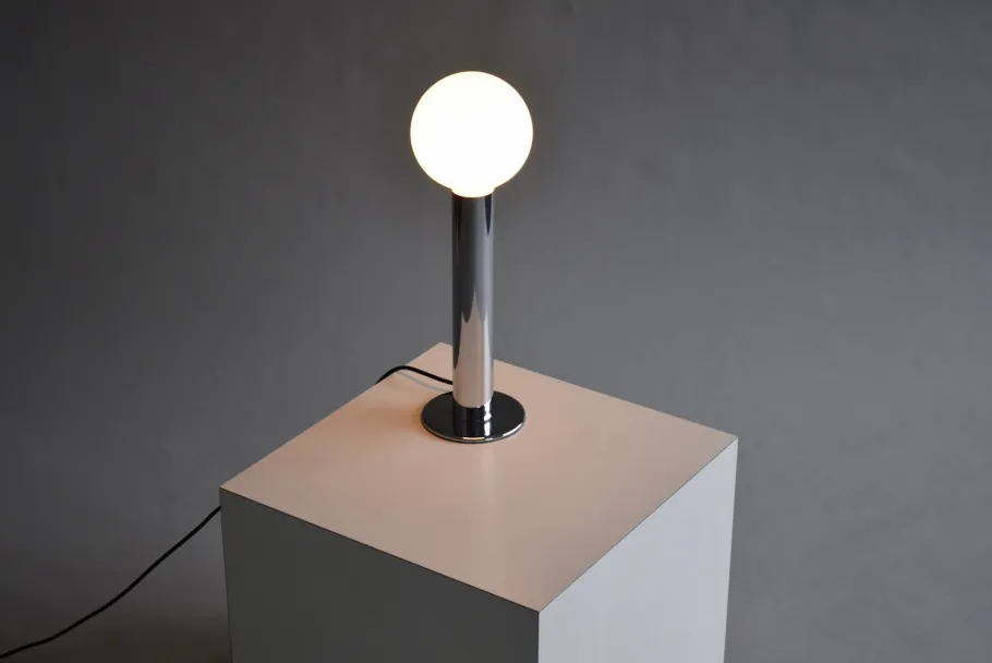 Sale Pamono Minimalist Italian Chrome Cylinder Table Lamp, 1970s