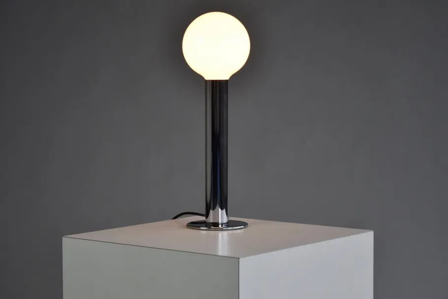 Sale Pamono Minimalist Italian Chrome Cylinder Table Lamp, 1970s