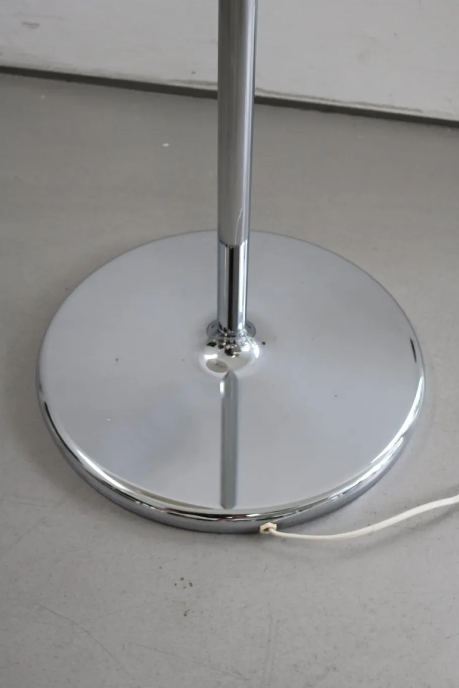 Outlet Pamono Minimalist Swivel Arm Floor Lamp from Staff, 1970s