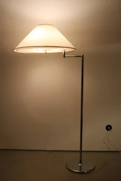 Outlet Pamono Minimalist Swivel Arm Floor Lamp from Staff, 1970s