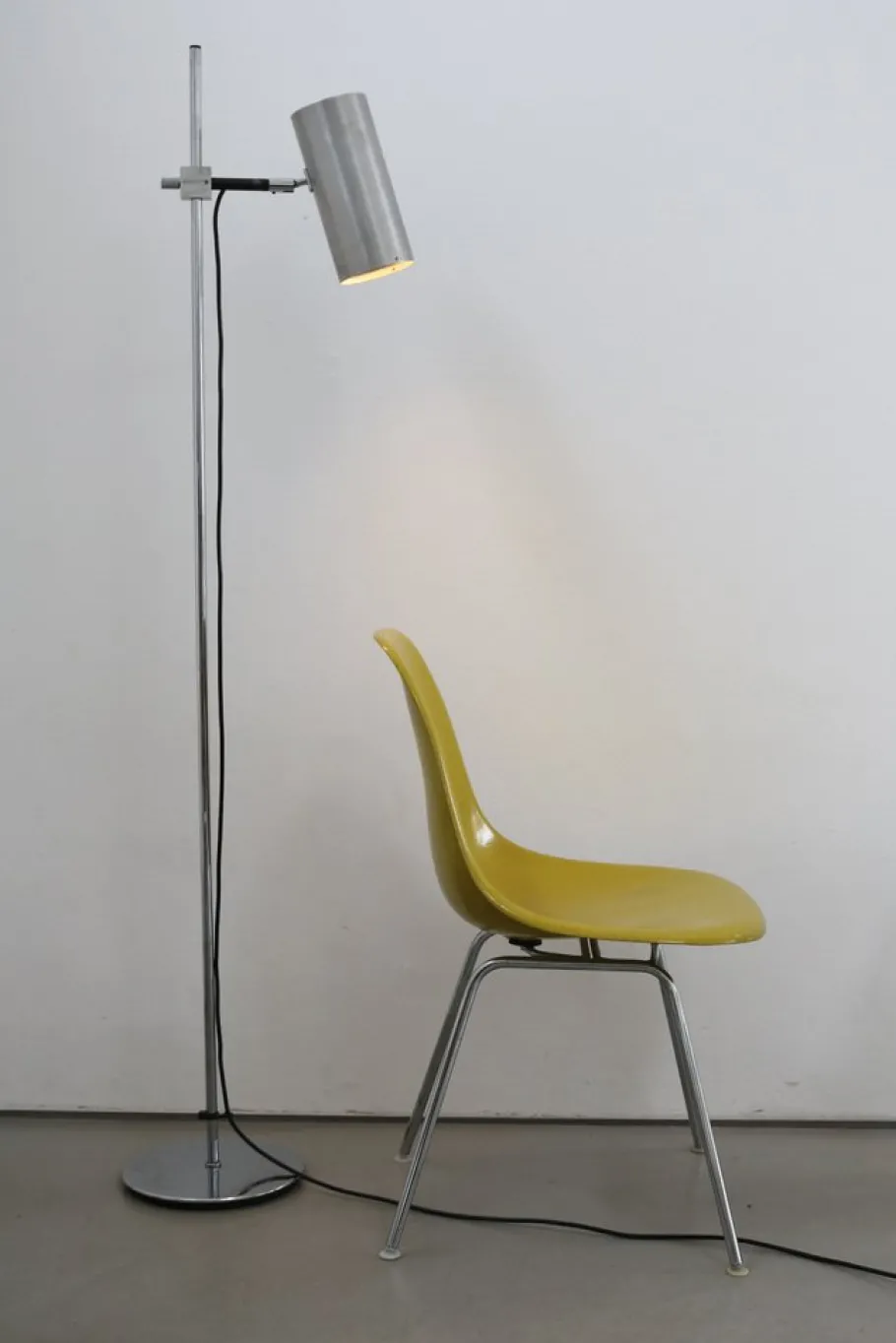 Outlet Pamono Minimalist Tube Floor Lamp from Staff, 1970s